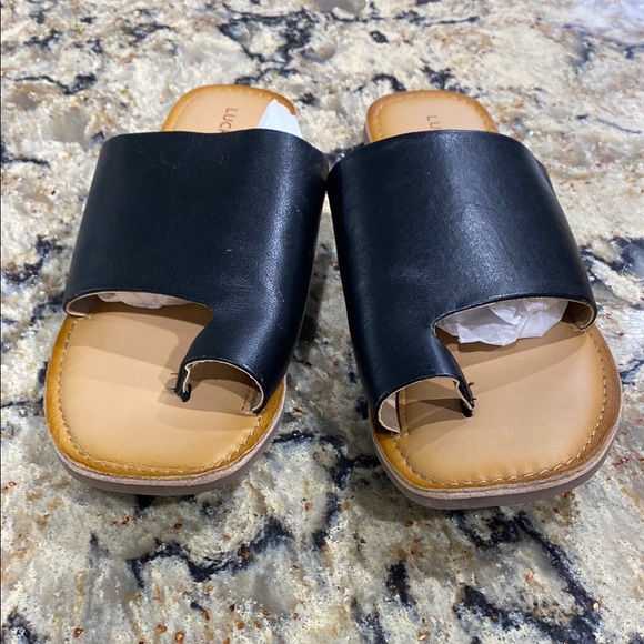 Lucky Brand Black Sandals with Wide Strap and Toe Loop 6.5 - Picture 1 of 4